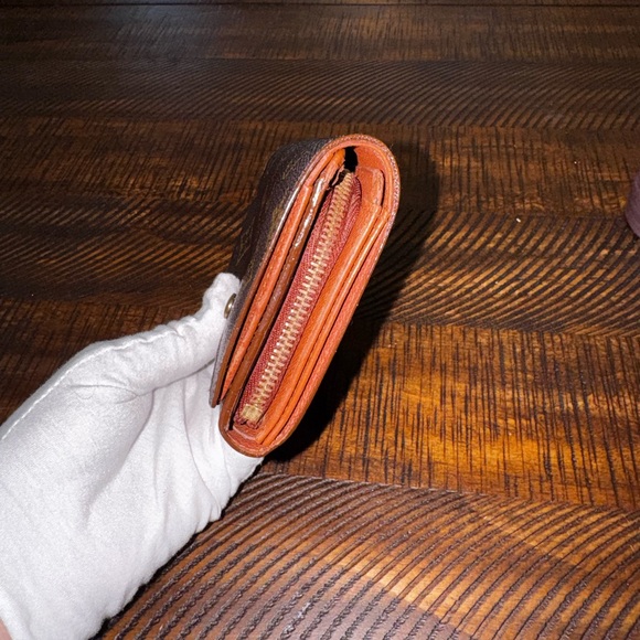 Louis Vuitton
Vintage 1998 Porte-Monnaie Tresor billet Wallet - Picture 6 of 17